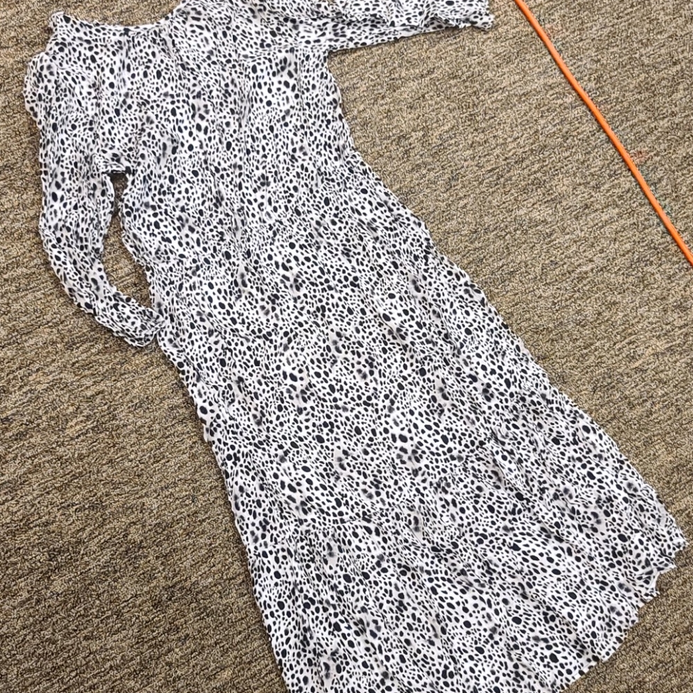 Dress - Picture 1 of 2
